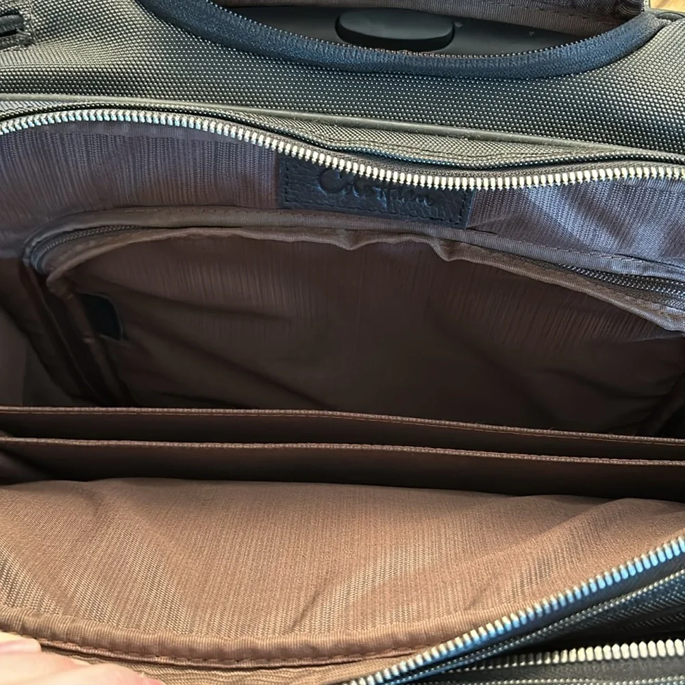 Cole Haan Overnight Work and Laptop Suitcase on wheels - Picture 7 of 9